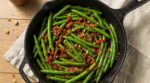 Haricots verts : ne les faites plus cuire dans l’eau, cette cuisson gourmande les rend croquants et savoureux