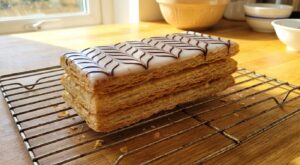 Je ratais le glaçage du mille-feuille : ce geste précis a tout changé pour un dessert de pâtissier à la maison
