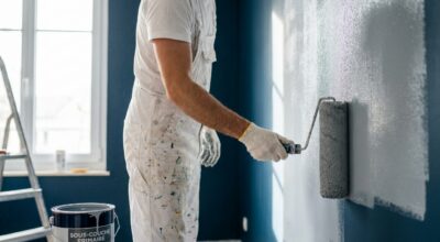 Mur très sombre : cette préparation méconnue des pros évite 6 couches de blanc et des travaux sans fin