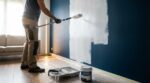 Murs foncés : ne gaspillez plus vos pots de peinture, cette étape cachée des pros change tout au passage au blanc