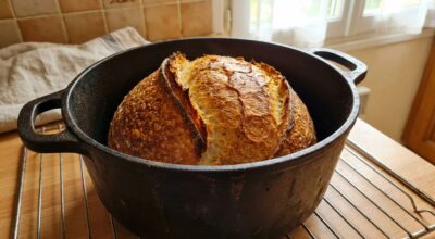 Pain cocotte au levain maison : si votre croûte reste pâle, ce protocole de cuisson va tout changer