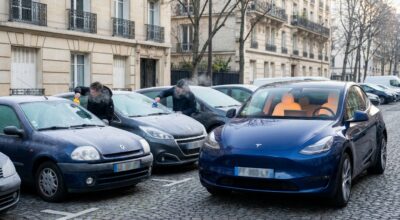 Pare-brise gelé : cette fonction méconnue des voitures électriques vous fait oublier le grattoir à jamais
