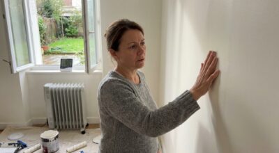 Peinture qui colle encore le lendemain : cette erreur banale que l’aération ne suffira pas à sauver votre mur