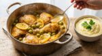 Poulet aux olives fades : ce condiment salé-acidulé que tout le monde oublie métamorphose la cocotte