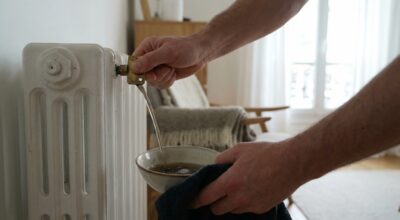 Radiateur froid en haut : avant d&rsquo;appeler un chauffagiste, essayez ce petit outil à moins de 2 €