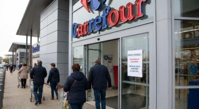 Rappel conso : chez Carrefour, ces saucisses et ces grenades contaminées par des bactéries et pesticides sont à jeter