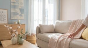 Salon étouffant : cette astuce déco à moins de 60 € change tout sans repeindre et les décorateurs l’adorent