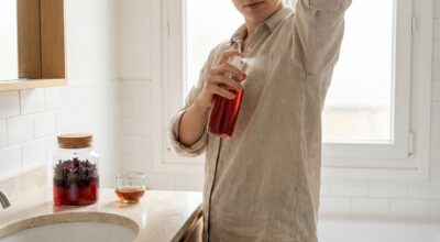 Si votre déo ne fait plus effet, cette infusion rouge maison peut changer vos aisselles en 2 jours