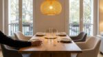 Suspension au-dessus de la table : si vous ratez cette règle de hauteur, vous gâchez toute votre déco sans le savoir