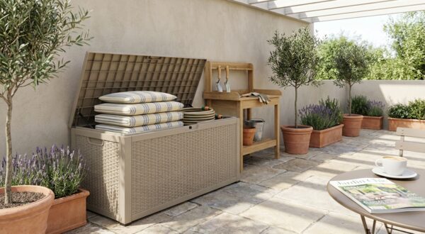 Terrasse en bazar ? Ce coffre de rangement géant chez Castorama met enfin de l&rsquo;ordre à un prix qui surprend avant l&rsquo;été