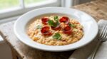 Votre risotto au chorizo est toujours compact ? Ce réflexe de fin de cuisson change radicalement la texture