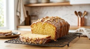 Ce cake vanille de Pierre Hermé affole les gourmands : le secret est dans cette fine couche par‑dessus