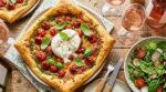 Cette tarte fine aux tomates confites prête en 25 min sauve vos dîners improvisés, sauf si vous faites cette erreur
