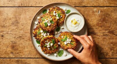 Galettes de courgettes : j’ai ajouté cette herbe fraîche et j’ai vite regretté d’en avoir fait si peu