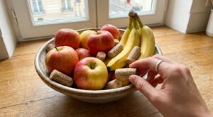 Moucherons dans la corbeille à fruits : ce déchet de cuisine que vous jetez toujours les fait disparaître en 2 jours