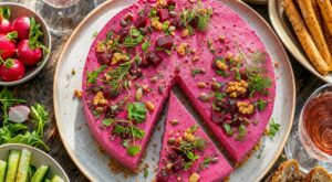 Apéro : ce cheesecake salé sans cuisson à base d’un légume boudé va rendre vos invités muets dès la première bouchée