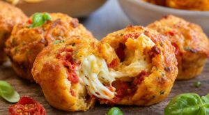 Apéro : mes invités ont lâché les chips pour ces bouchées tomates au cœur fromager, voici le secret à ne pas rater