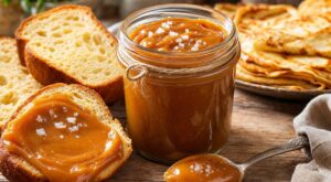 Caramel beurre salé maison : cette recette aussi bonne qu’en Bretagne va vous faire bannir les pots du commerce