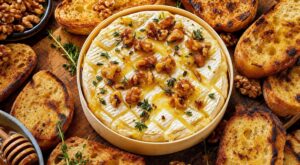 Ce camembert rôti miel-noix bluffe tous vos invités… si vous évitez ce geste fatal au four