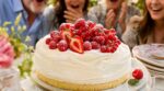 Ce dessert bluffant prêt en 30 minutes affole vos invités : ils sont persuadés qu’il sort d’une pâtisserie