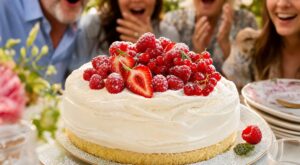 Ce dessert bluffant prêt en 30 minutes affole vos invités : ils sont persuadés qu’il sort d’une pâtisserie