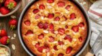 Ce gâteau aux fraises et amandes plus moelleux qu’un financier, à condition d’éviter ce geste qui le ruine