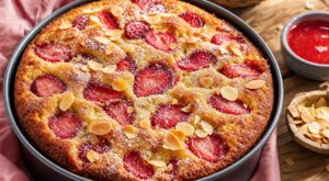 Ce gâteau aux fraises sans farine bluffe tout le monde au goûter… à condition d’éviter cette erreur à la cuisson