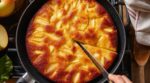 Ce gâteau aux pommes sans four prêt en 10 min à la poêle cache un secret pour rester ultra fondant
