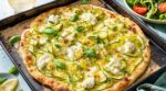 Cette pizza blanche aux courgettes reste croustillante en pleine canicule, si vous évitez cette erreur de four