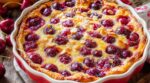 Clafoutis aux cerises raté ? Ce 6e ingrédient ajouté en dernier change tout à la texture, ne l’oubliez plus