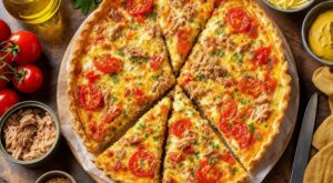 Fin de mois, frigo vide : cette tarte thon-tomate à moins de 2 € la part, mais ne ratez surtout pas ces 3 gestes