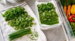 Herbes fraîches qui noircissent en 2 jours : cette méthode du frigo les garde vertes et croquantes pendant des semaines