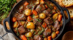 J’ai retrouvé le ragoût de bœuf de ma grand-mère grâce à ce détail de cuisson : viande à la cuillère si vous l’appliquez