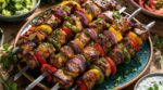 Je ne frotte plus jamais ma grille de barbecue : cette astuce à moins de 15 € enlève toute la graisse incrustée