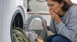 Linge oublié des heures dans le lave-linge : ce réflexe en 2 minutes m’a évité de tout relaver (et la mauvaise odeur)