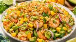 Salade crevettes-mangue : ce reste de la veille que vous jetez et qui devient un topping ultra croustillant