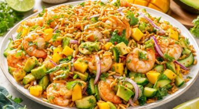 Salade crevettes-mangue : ce reste de la veille que vous jetez et qui devient un topping ultra croustillant