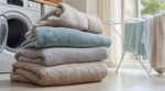 Serviettes rêches : entre soleil et sèche-linge, cette erreur de séchage et la méthode qui change tout