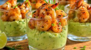 Apéro : ces verrines avocat-crevettes ultra fraîches finissent en premier, grâce à ce secret et au geste à bannir