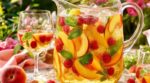 Apéro : cette sangria blanche aux fruits d’été a remplacé tous les autres cocktails chez moi, testez-la avant la rentrée