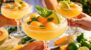 Apéros de juin : ce cocktail givré au melon, plus frais qu&rsquo;un Spritz, tient à un geste que vous zappez