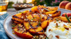 Barbecue : ne servez plus de glace, ce dessert minute au fruit grillé, miel et romarin sublime la fin du repas
