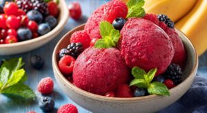 Canicule : ce dessert glacé 100 % fruits, sans sorbetière ni sucre ajouté, se prépare en 5 minutes avec 3 ingrédients