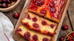 Ce cake fruité de Christophe Felder va vous faire bannir le clafoutis : le secret d’un cœur ultra moelleux