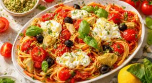 Cette salade de pâtes italienne froide et ultra colorée va détrôner vos recettes d’été grâce à ce fromage ultra fondant