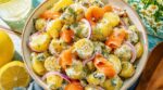 Cette salade de pommes de terre prête avant que la table soit dressée bluffe tout le monde si vous évitez ce piège