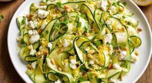 Courgettes : arrêtez de les cuire ainsi, cette salade crue en rubans prête en 10 minutes change tout l’été