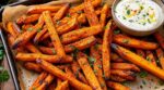 Frites de patate douce au four : ne faites plus ce geste interdit si vous les voulez enfin croustillantes sans friture