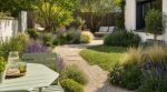 Gazon synthétique : canicule et interdictions, voici les 3 jardins vivants qui le remplacent déjà partout