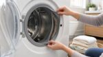 Linge qui sent le renfermé malgré la lessive : ce recoin oublié de la machine à laver à nettoyer sans attendre